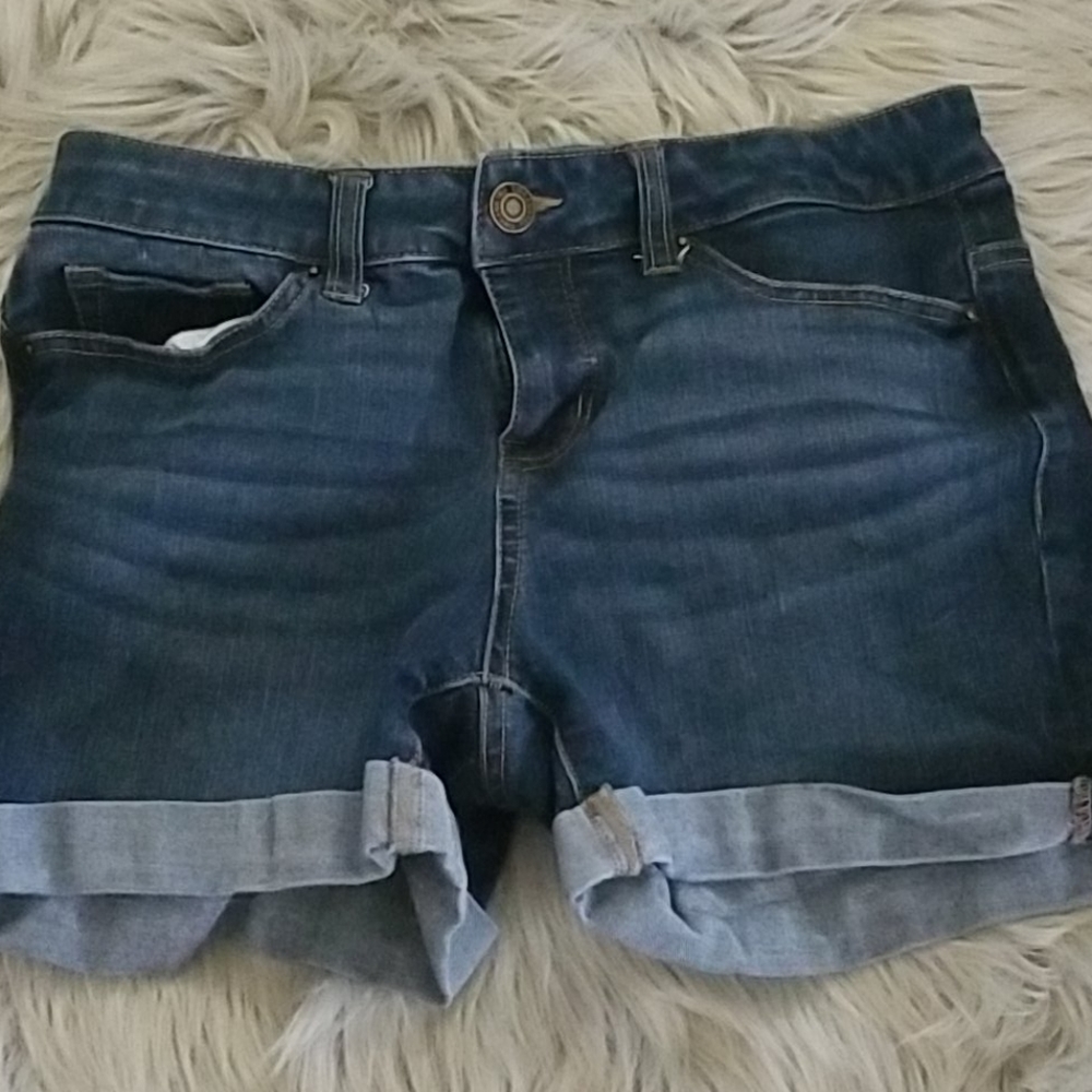 Time and tru dark wash Jean shorts